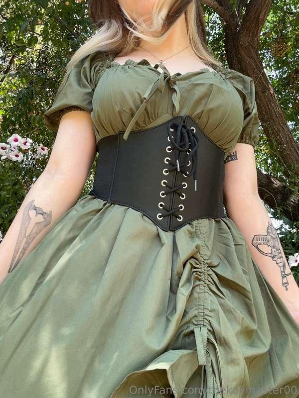 should i tighten my corset more? 🥵