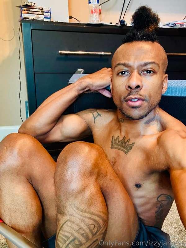 Late night workout..can I work you out 😏