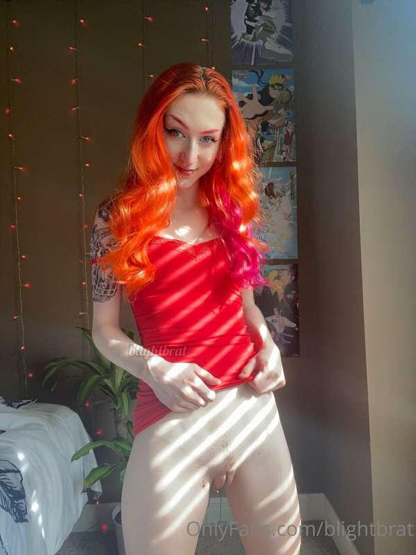 Fat pussy Friday 😍

Should we make this a new thing? 😉 

Lea..