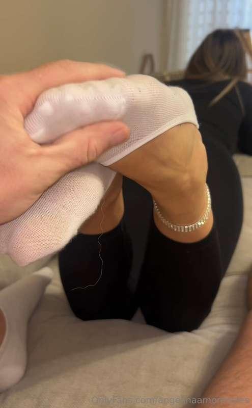 My first real FJ 😍 (10min)My first Sockjob, oil, Footjob and..
