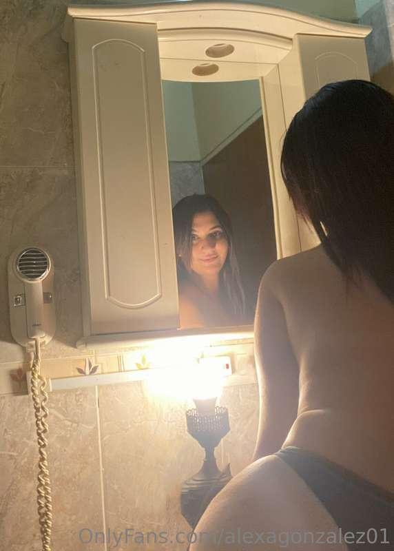 What if we do it in front of a mirror?😈  #ad