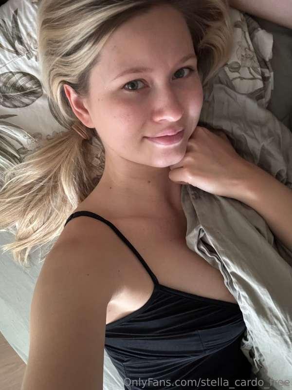 Just morning selfies without makeup. I hope I didn't scare y..