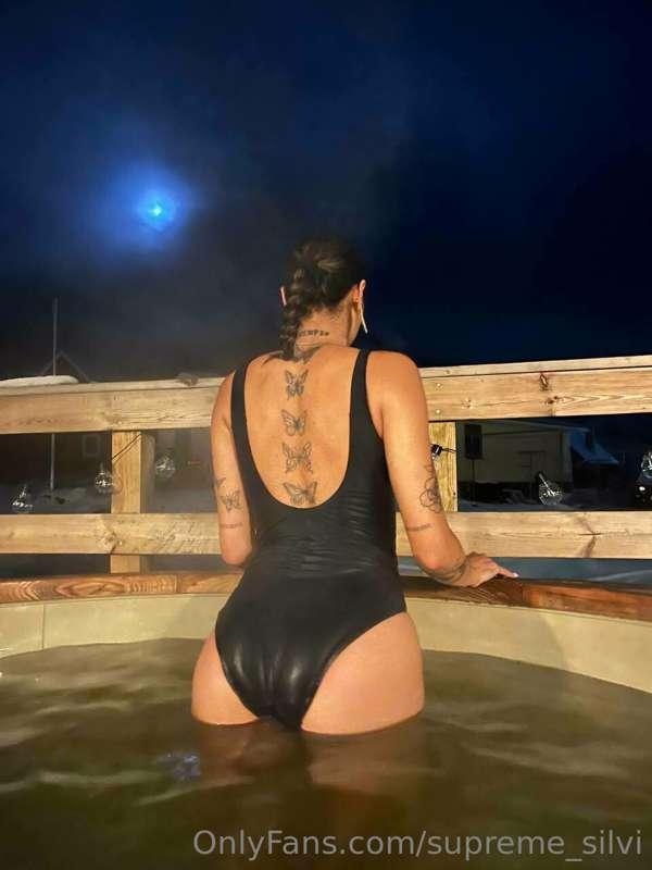 POV: We are together in this hot tube:
Let me know in the DM..