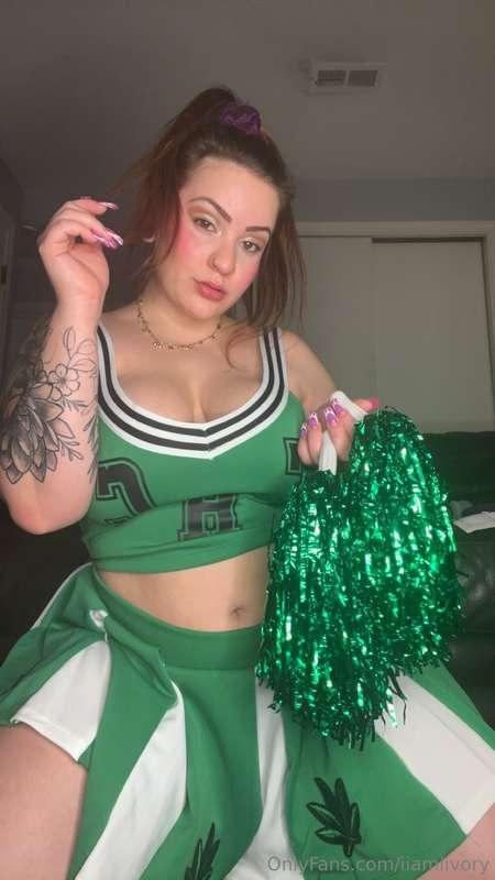 Let me chear you on while you cum 💦  come get the whole 11 m..