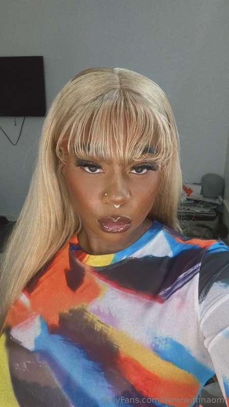 What do you guys think about my new hairstyle? I’m loving th..