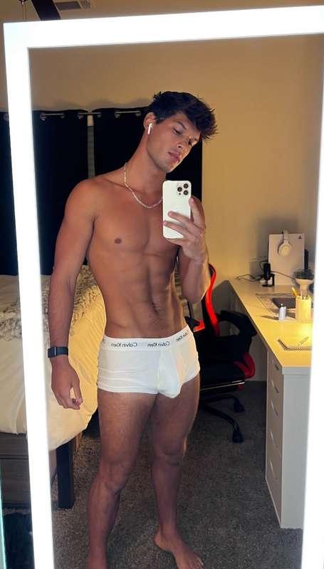 Free trial to new skater boy @ianjacob who just started OF😍👇..