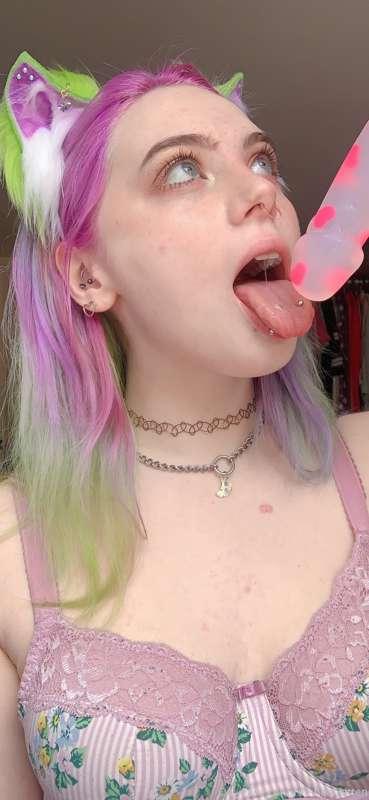happy easter sunday 🥳💕
filming customs on wednesday! so exci..