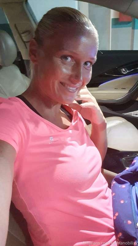 Morning 😄😄😄 Started in the gym!