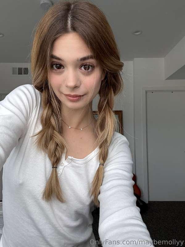 Be honest, sir! Do you like my braids? 👀🥰