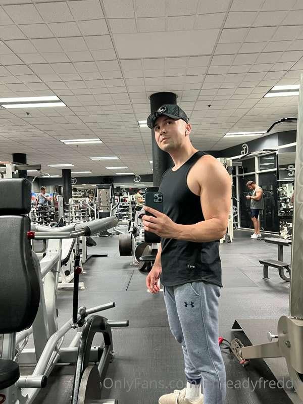 Body says gym, eyes say bedroom