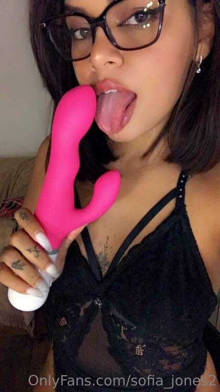 Take me to orgasm VIRTUALLY!! 🕹️💦
TIP ME $24.99 and operate ..