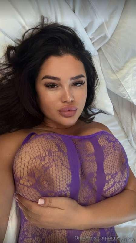 🔞FREE SUB @july.glow 🔞@july.glow is horny slutt with big nat..