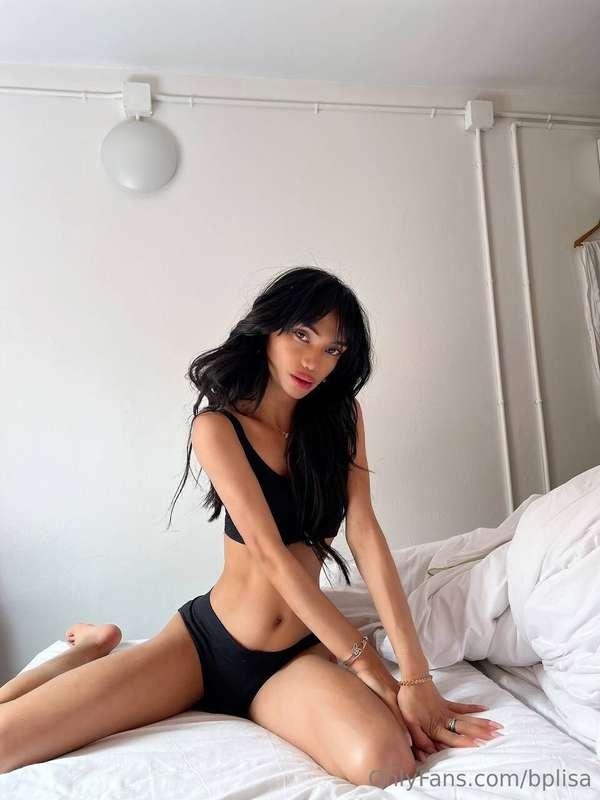 Can’t decide if I should stay in bed all day… or let you in ..