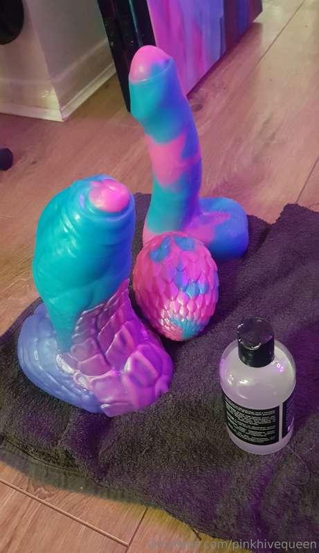 Please give my pussy a kiss! It's been stretched like never ..