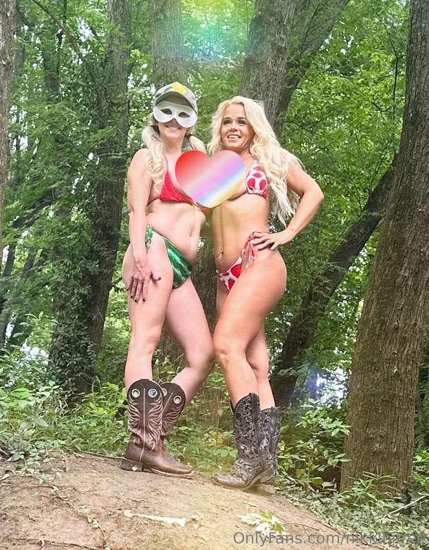 Two Milfs Squirting 💦 On A Boat 🚤 We had so much fun riding ..