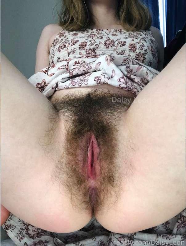 #fyp #pussy #hairy #pubes #bush #allnatural #collegegirl #pale 