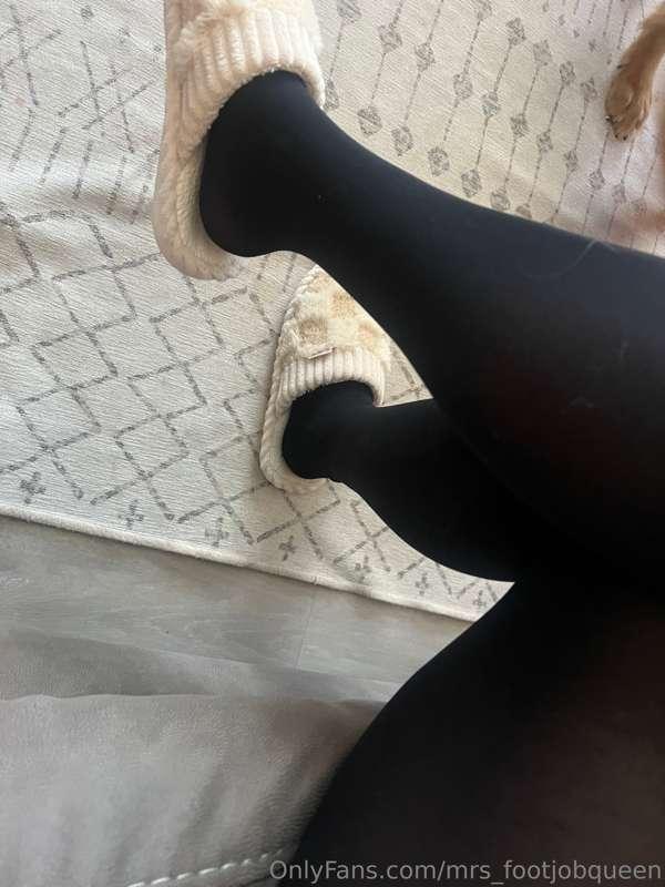 mrs_footjobqueen image #1