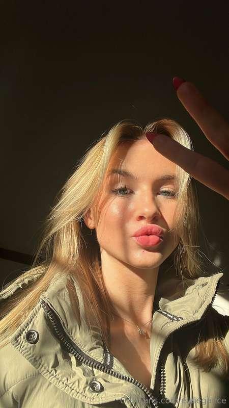 Lipstick speaks louder than words 🤪
