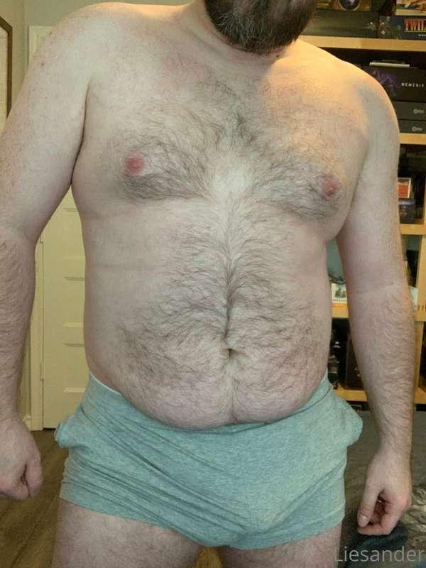 Who doesn’t love a slutty little pair of shorts?