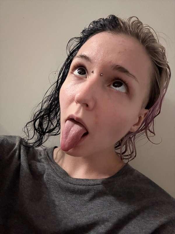funny ahegao after shower &gt;&lt;

#fyp #ahegao #selfie #babyface #bigeyes #piercing #nonbinary #androgynous #enby