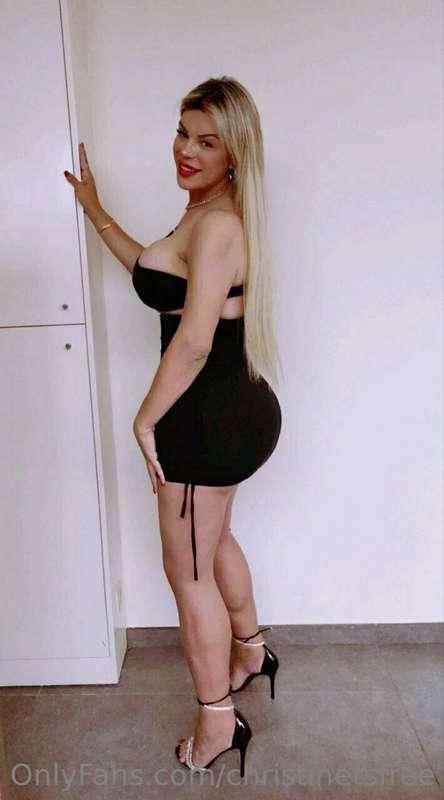 Sexting available! I'm ready to play, let's take our cocks 😜..
