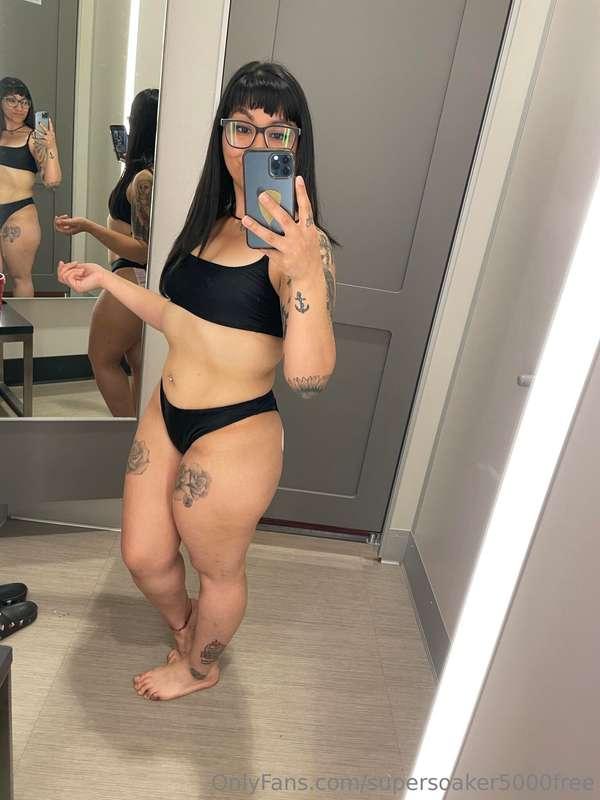 Go follow this absolutely gorgeous woman   https://onlyfans...