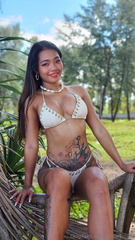 Wore different bikinis just to see which one you’ll love the..