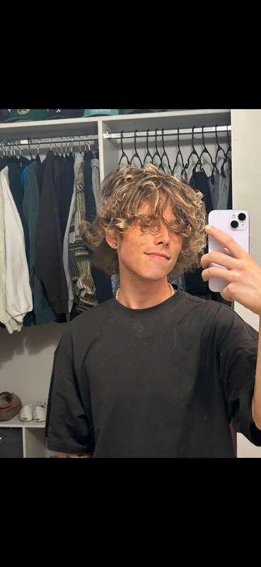 I'm not just a pretty face😅 I've got a pretty big dick🥵🥵