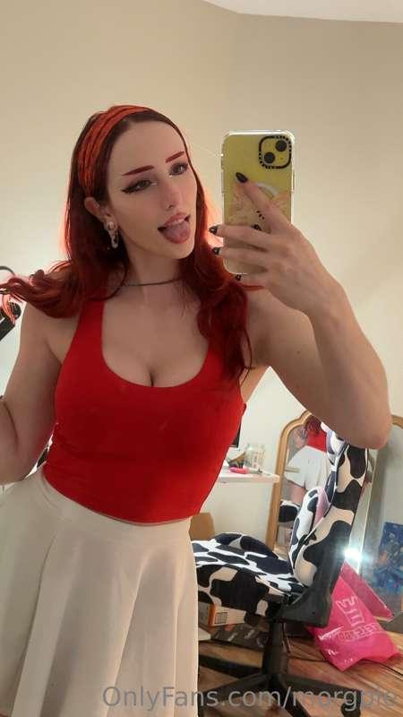 Pics i took after a twitch stream, watch these clothes cover..