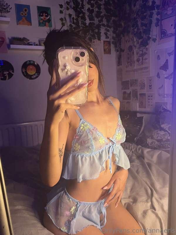 i don't rlly believe in "too much mirror pics" if it's for u..