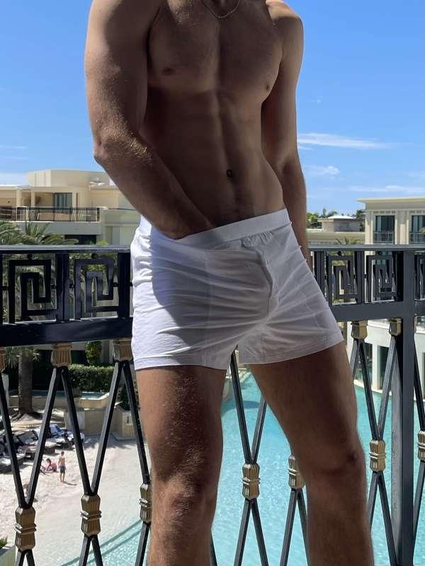 uronlyhotguy image #0