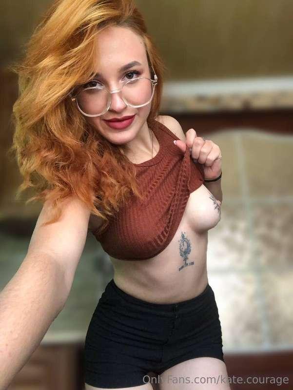 SHE JUST OPENED HER ONLYFANS🥰 be one of her first fans ever ..