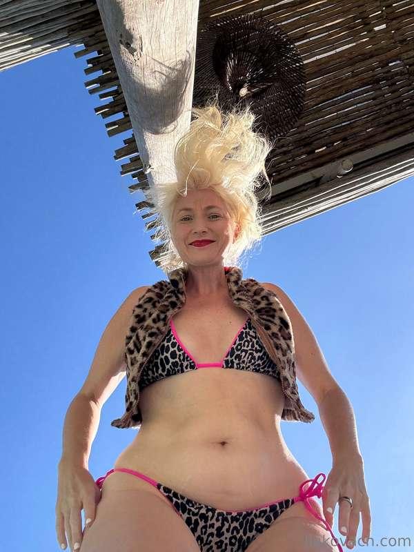 Is this your favorite position to see me in? 🤔