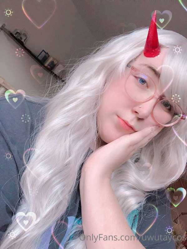 Deciding what look to do with this wig. Demon girl, cat girl..