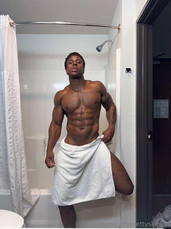 👉 @prettyskinboivip https://onlyfans.com/prettyskinboivip Th..