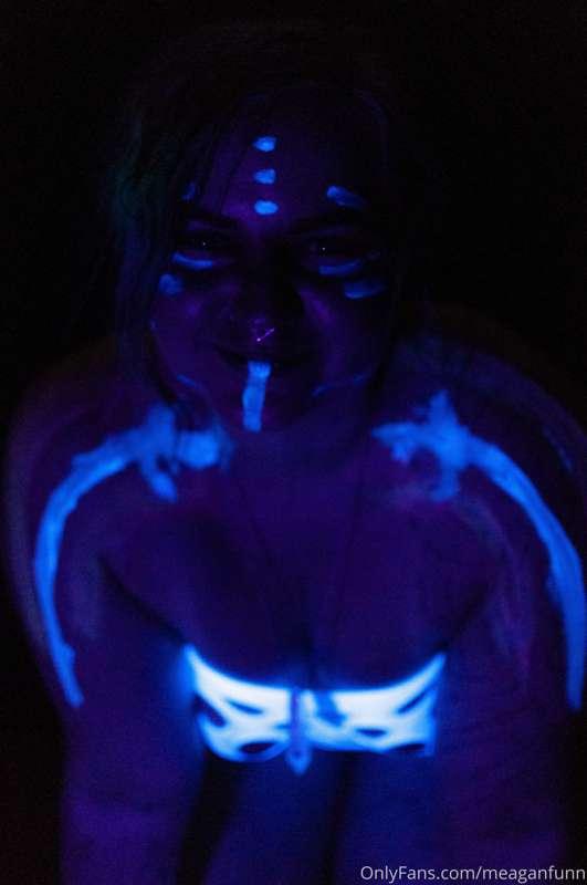I do smile sometimes. Glow in the dark 📸 by Cisenhrose photo..
