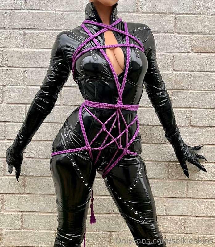 If you see this body lurking in the darkness, send batman (;..