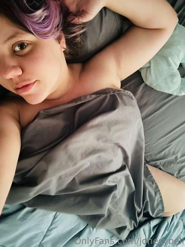 Felt cute. Might never leave the bed 🤷🏼‍♀️