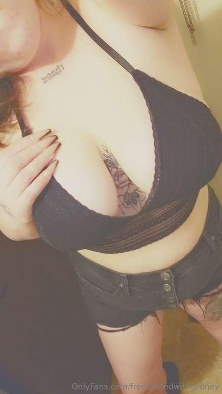 Such a cute outfit 😛💕😍  If you like these, check out my pay ..