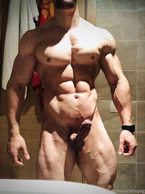 Horny and ready for shower 🚿