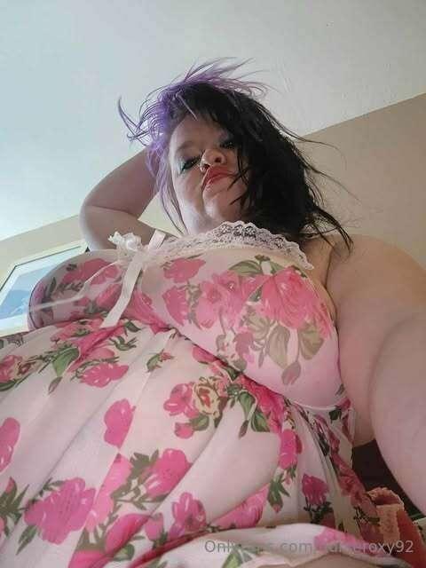 Your favorite sexy BBW girl next door Sthrnb3lle here lookin..