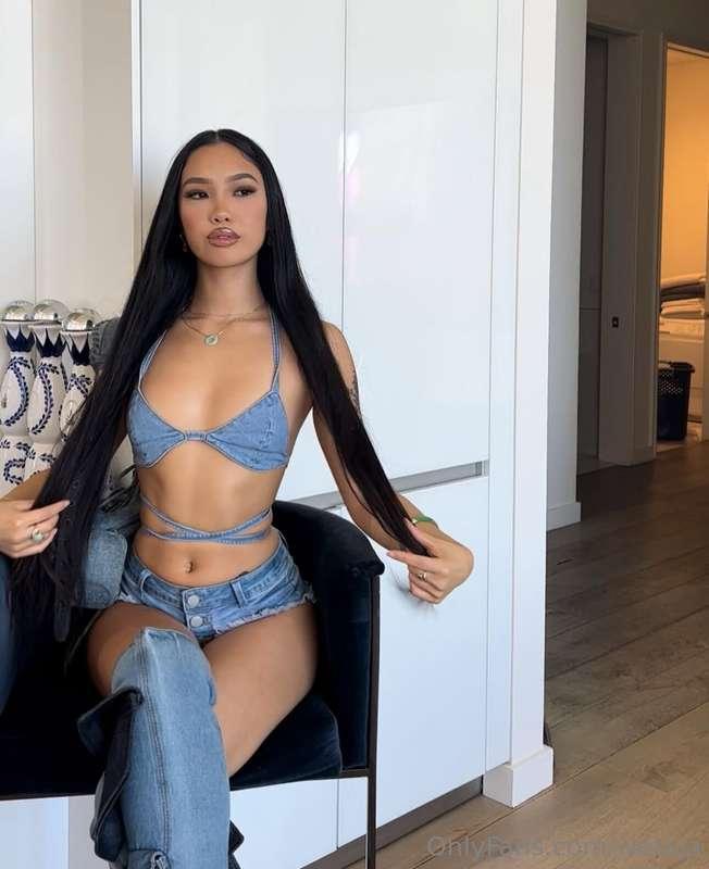 long hair, don’t care… unless it’s caught in lip gloss💅🏽