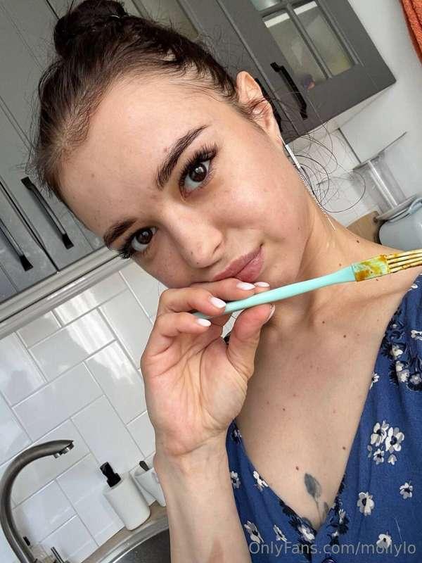Chef Molly on the phone 🤭Today I decided to please myself wi..