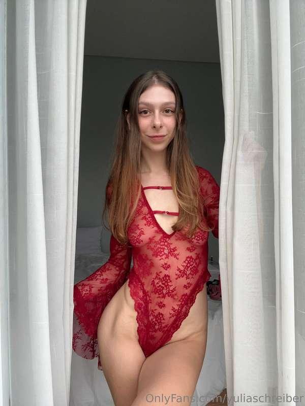 Do you think red suits me good? or should I take it off?👉👈