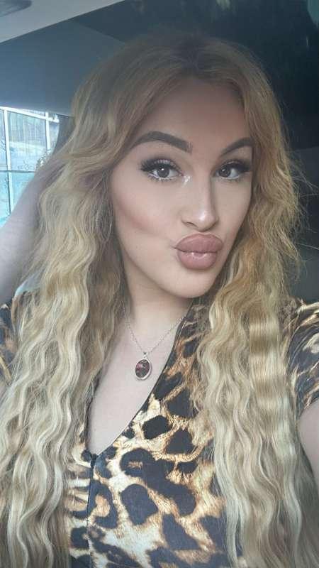 Kisses 😘😘😘