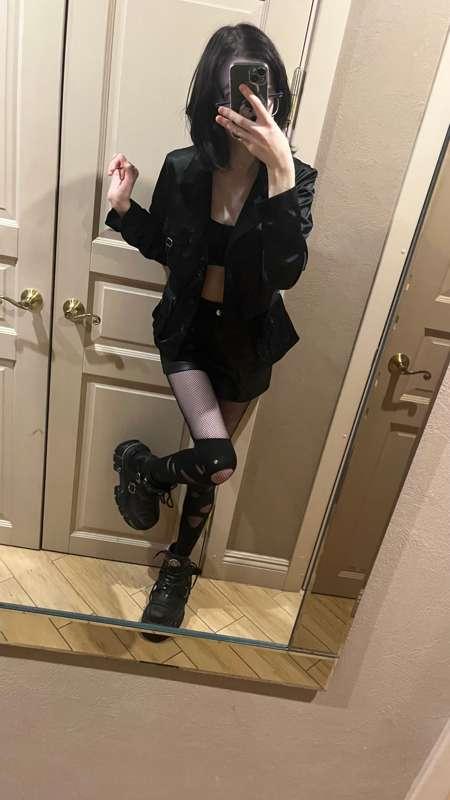 yoursmalldoll image #1