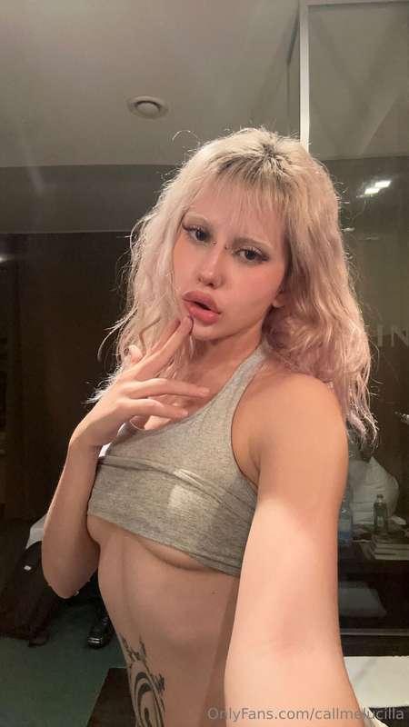 ehi tu 🤞🏻 lo sai che oggi sei solo mio vero? 😏💞