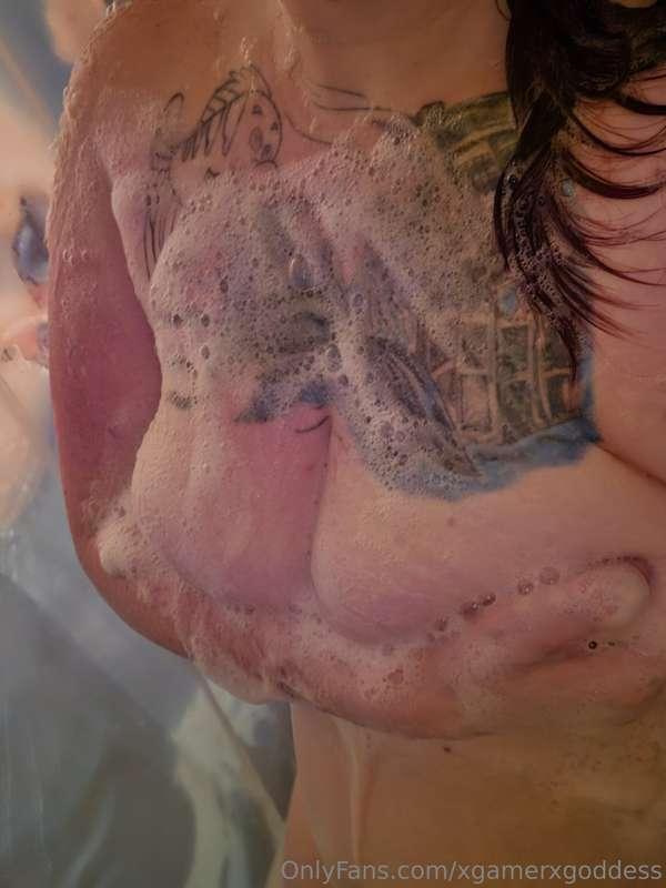 Who's getting my back? 😜