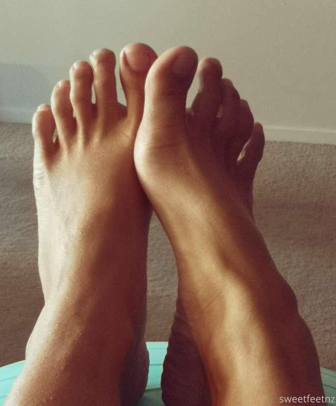 Would you starts from the toes or heels?