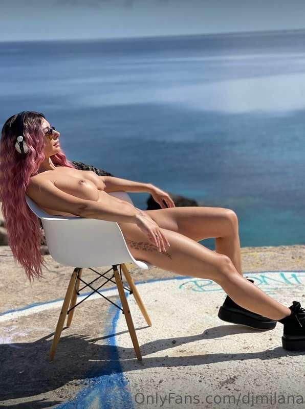 Hi I’m Milana Check out of my content - 😛topless🥰 naked 😅hot..